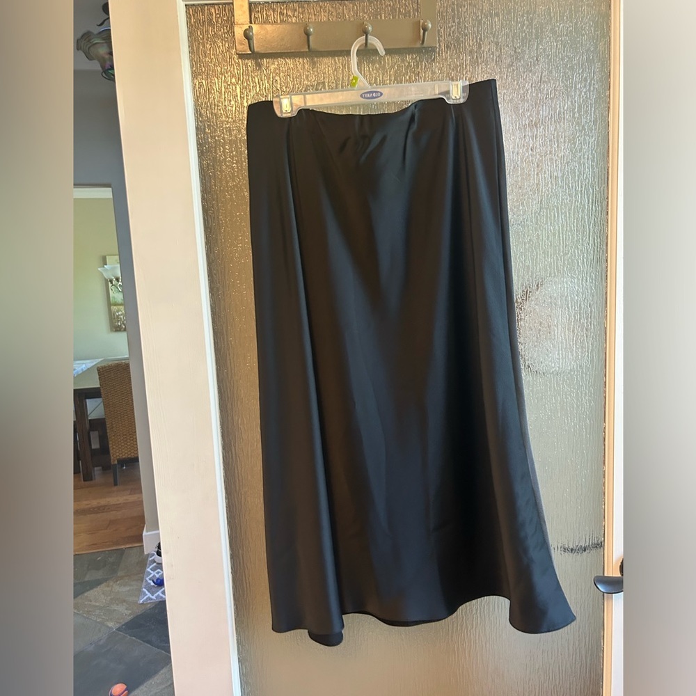 NWT New Look Black Midi Skirt - Picture 6 of 7